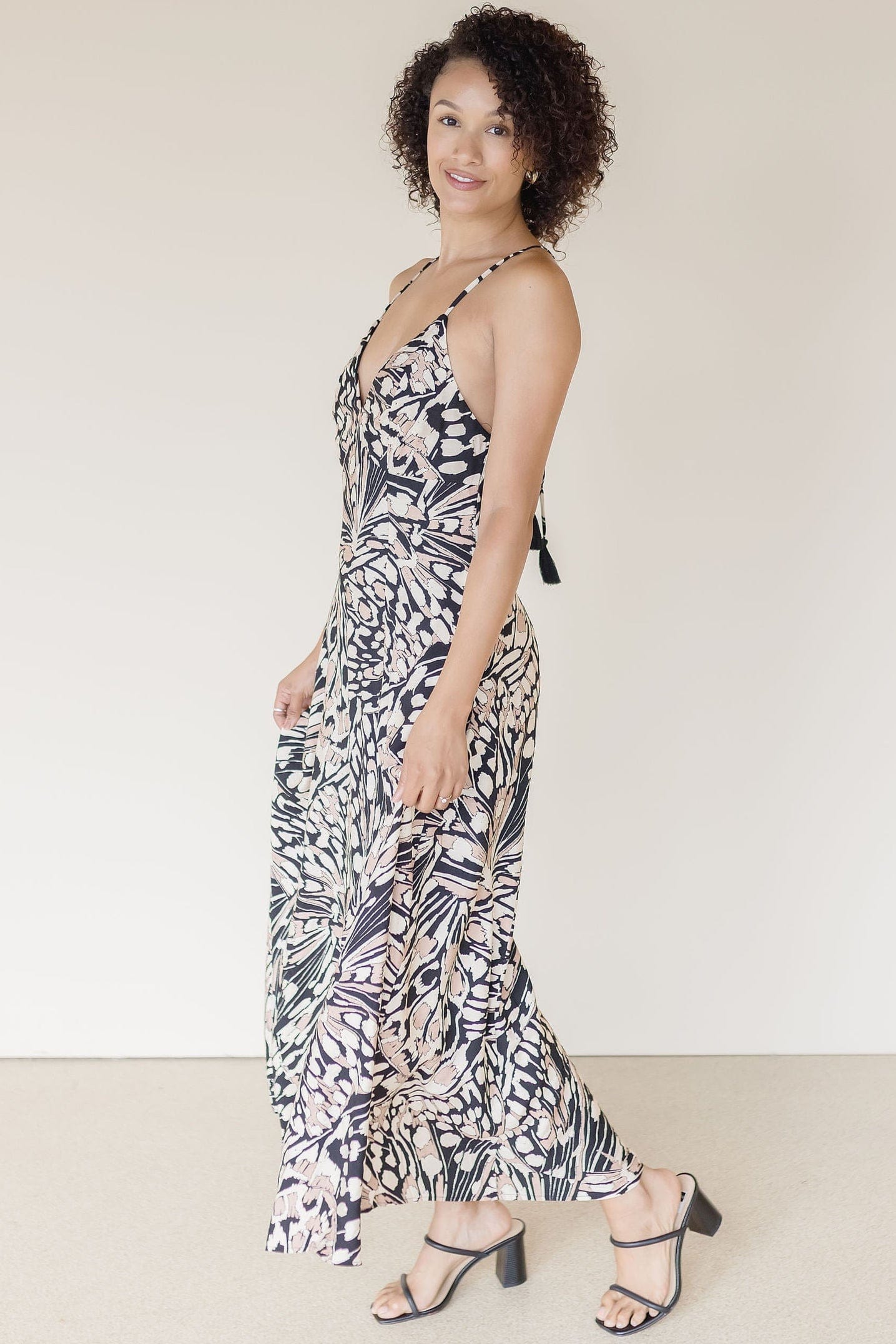 Avienne Open Back Maxi Dress Avienne Open Back Maxi Dress