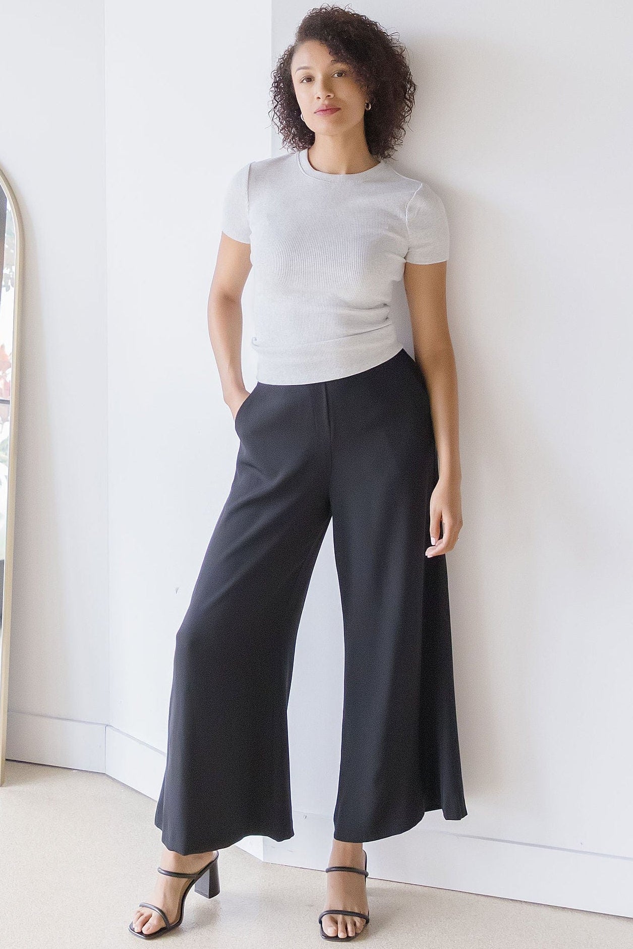 Olina Cropped Wide Leg Trouser Olina Cropped Wide Leg Trouser