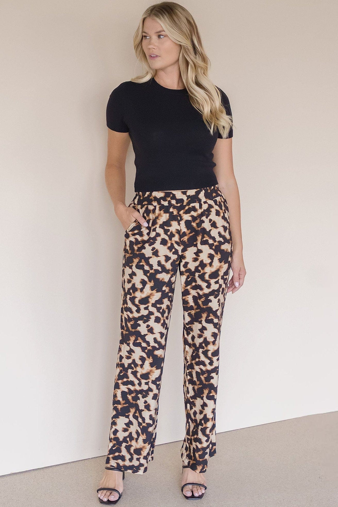 Kelbie Short Sleeve Sweater Top Kelbie Short Sleeve Sweater Top