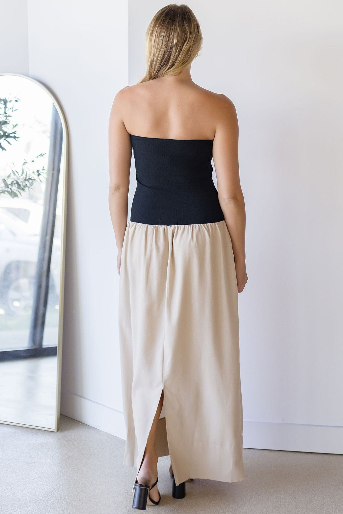 Large / Black/Tan Large / Black/Tan