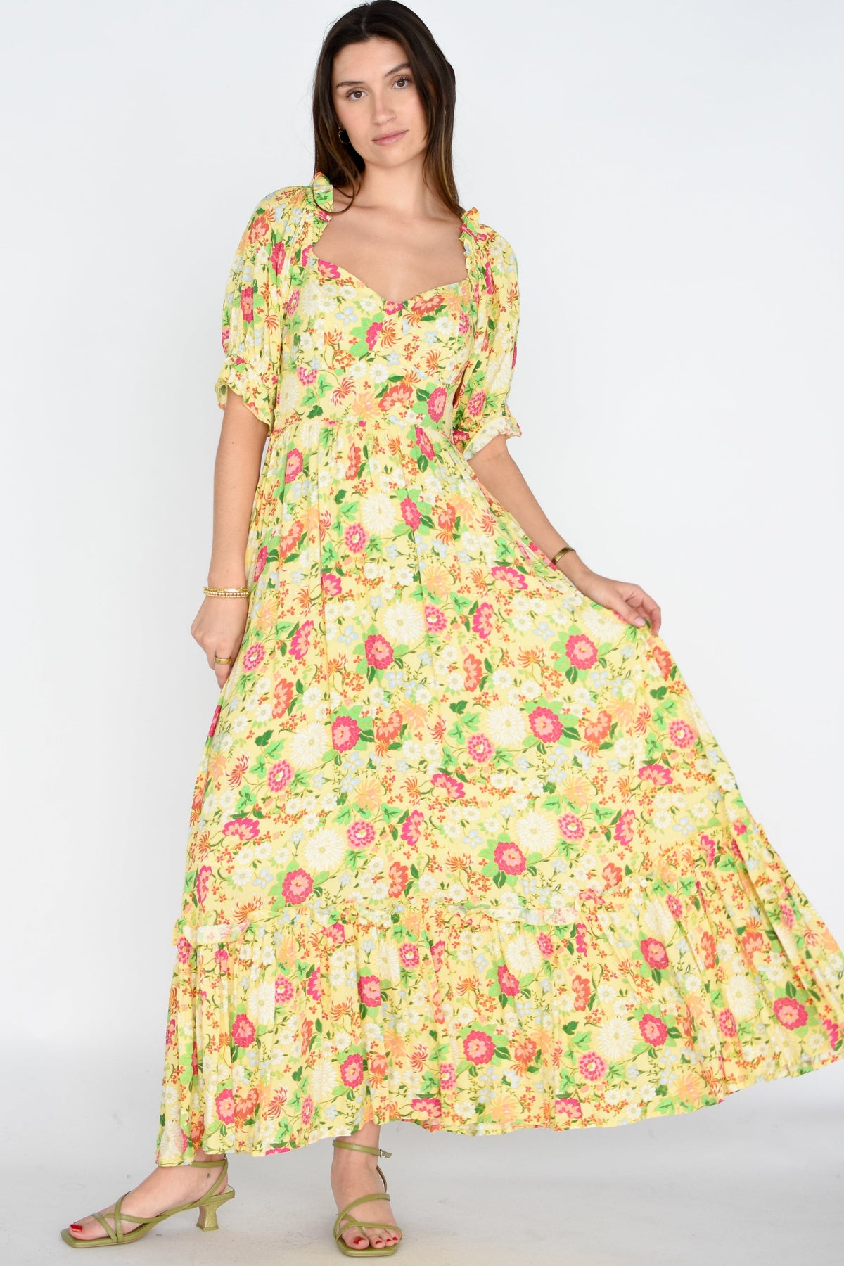  Analyzing image     19354743_3c2b8749-4132-42ad-8f98-8d244697a2ef  1000 × 1500px  yellow floral printed maxi dress with puff sleeves