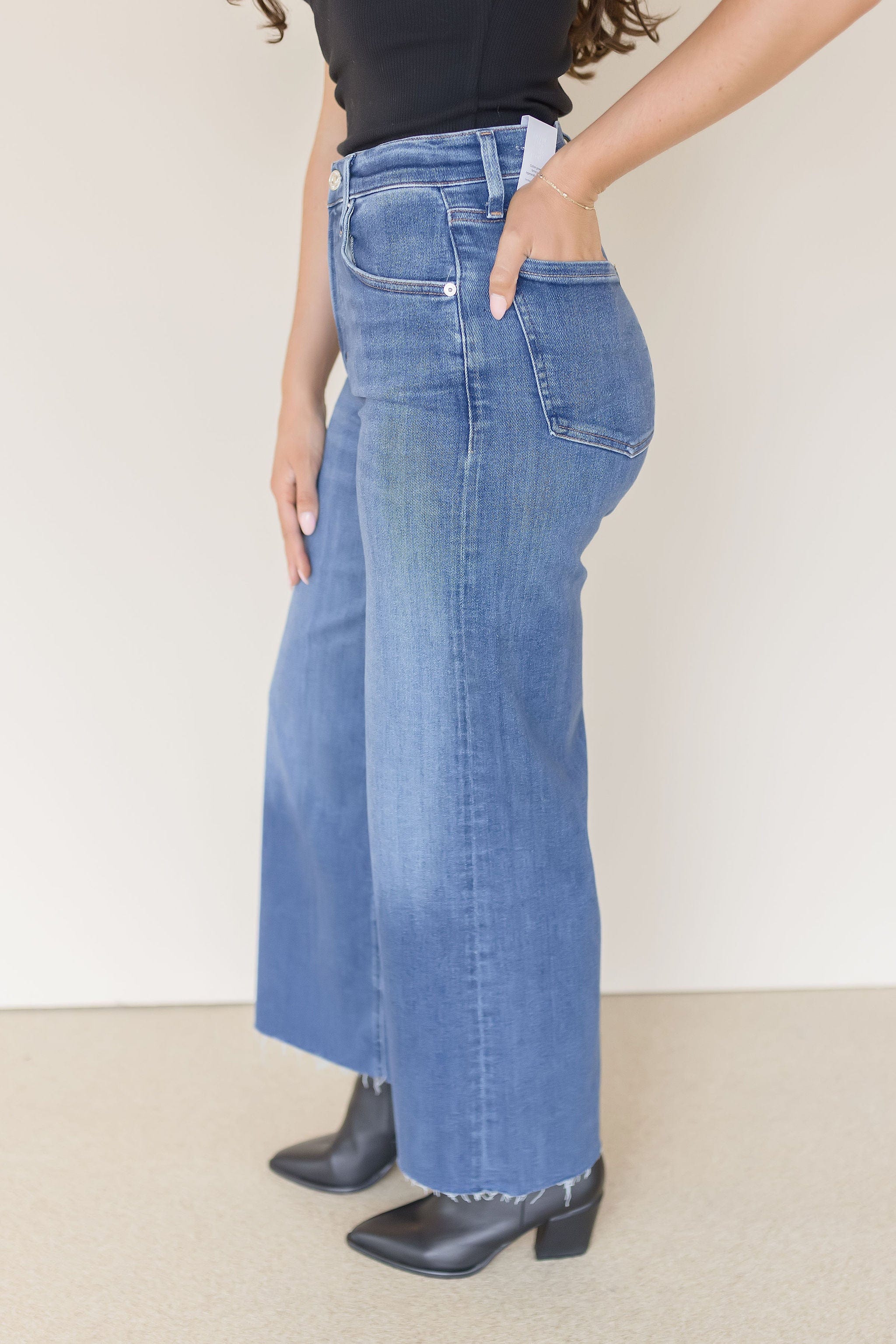 Lyra Wide Leg Crop Jean
