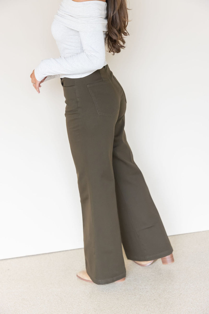 Livia Pant Livia Pant