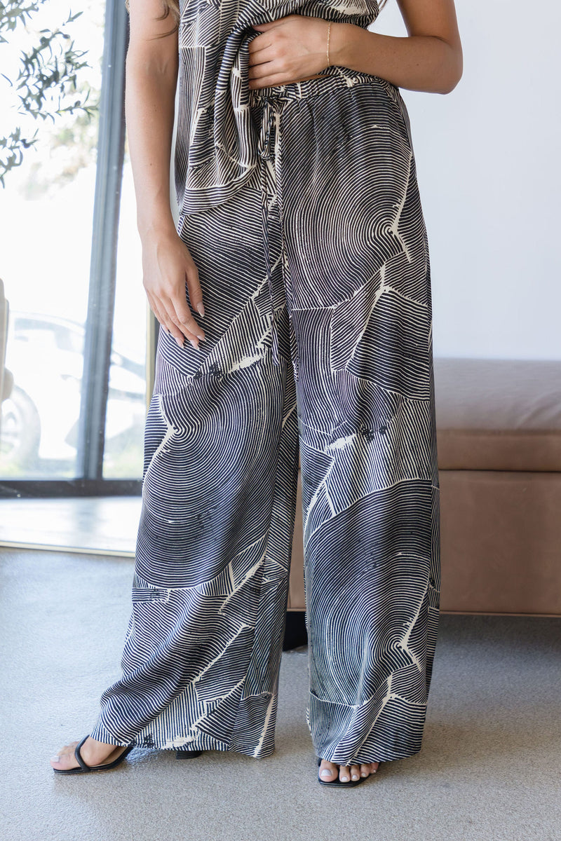 WREN The Label Off The Record Wide Leg Pant Black Cream